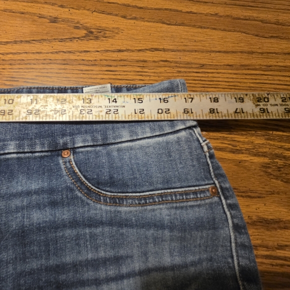Chico's Pull-On Blue Denim Jeans Jegging Women's Size 1.5 (10) - Picture 6 of 8